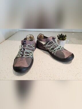 JBU Slip-On Gray & Green Athletic Shoes | Size 7.5